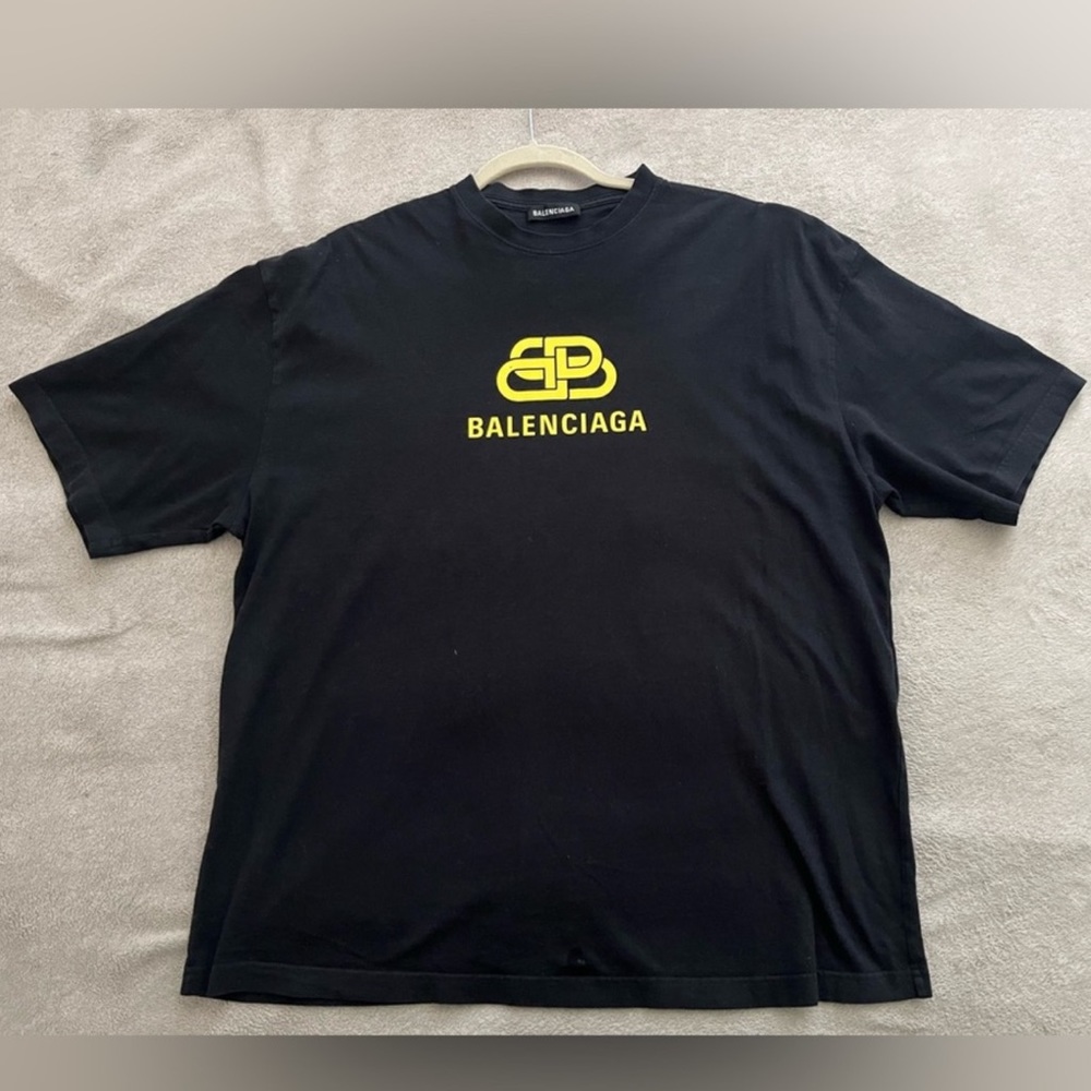BLACK BALENCIAGA T-SHIRT
